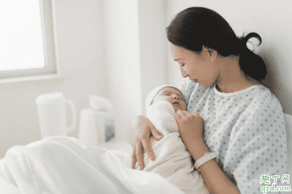 生完孩子為什么掉頭發 生完孩子多久就不掉頭發了1