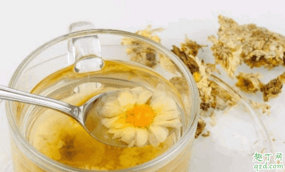 臨產(chǎn)能喝菊花水嗎 孕期火氣大喝菊花水好嗎1