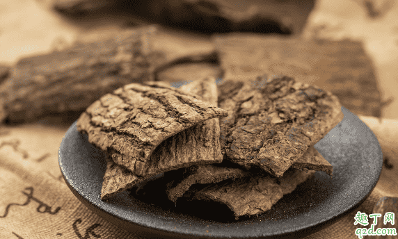 泡酒用生杜仲還是鹽杜仲 做杜仲酒的注意事項(xiàng)都有什么1