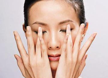 眼屎多是怎么回事？5類異常分泌物導致眼屎多