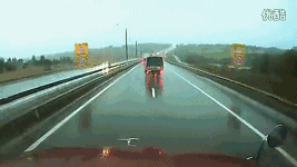 冬季行車注意事項(xiàng) 冬季車禍多發(fā)四個(gè)危險(xiǎn)時(shí)段提醒